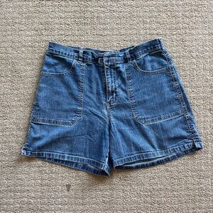 Vintage Gloria Vanderbilt Denim Shorts with super cute pockets size 8 Jean Short